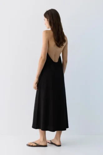 Abito midi con scollo all’americana