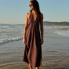 Abito midi con scollo all’americana Abito midi con scollo all’americana
