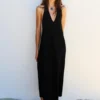 Abito midi con scollo all’americana Abito midi con scollo all’americana