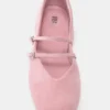 Ballerine con cinturini in pelle Ballerine con cinturini in pelle