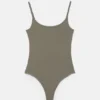 Body in poliammide con spalline sottili