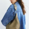 Borsa a tracolla con borchie Borsa a tracolla con borchie