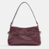 Borsa a tracolla con fibbie Borsa a tracolla con fibbie