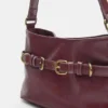 Borsa a tracolla con fibbie Borsa a tracolla con fibbie