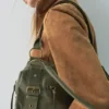 Borsa a tracolla con fibbie Borsa a tracolla con fibbie
