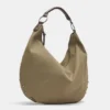 Borsa shopper con anelli borchiati