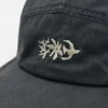 Cappellino a cinque pannelli ricamato