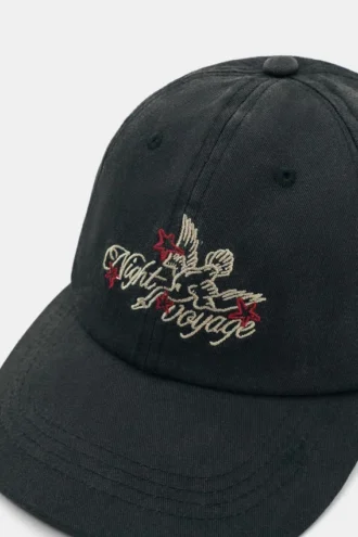 Cappellino ricamato