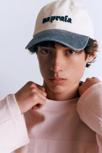Cappellino ricamato “Na Praia”