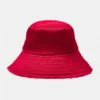Cappello a secchiello con orlo sfrangiato Cappello a secchiello con orlo sfrangiato