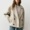 Cappotto corto dalla morbida trama in feltro Cappotto corto dalla morbida trama in feltro