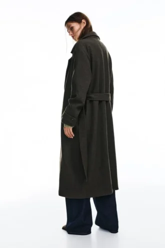 Cappotto lungo con cintura e texture in feltro