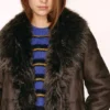Cappotto lungo con dettagli in pelliccia sintetica Cappotto lungo con dettagli in pelliccia sintetica