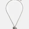 Collana con doppio ciondolo Collana con doppio ciondolo