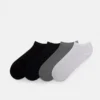 Confezione da 4 paia di calzini corti basic in stile pantaloncini Confezione da 4 paia di calzini corti basic in stile pantaloncini