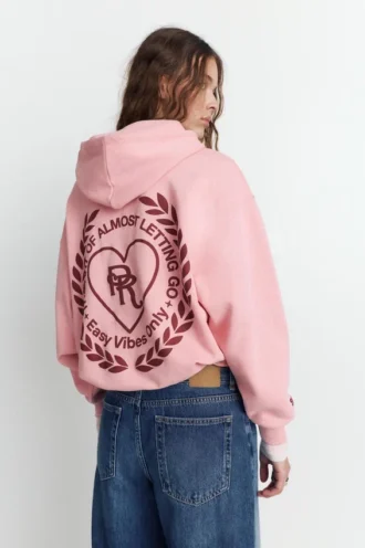 Felpa con cappuccio con grafica a forma di cuore