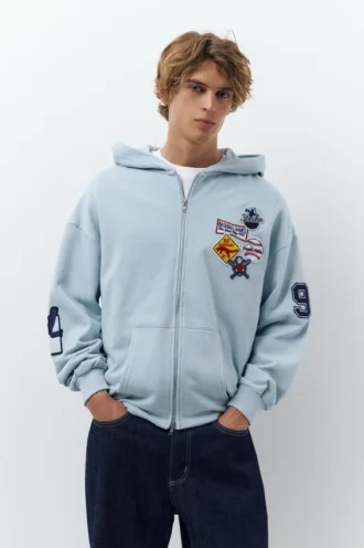 Felpa con cappuccio con toppe e zip