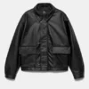 Giacca in ecopelle con chiusure a toggle Giacca in ecopelle con chiusure a toggle