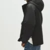 Giacca STWD con tasca a marsupio Giacca STWD con tasca a marsupio