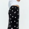 Gonna a pois
