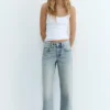 Jeans a vita bassa a gamba dritta