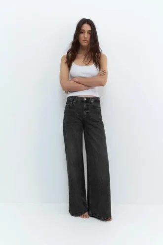 Jeans a vita bassa e gamba larga