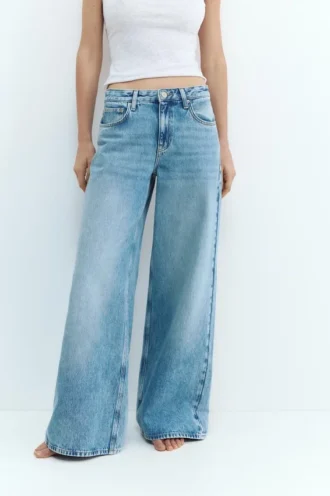 Jeans a vita bassa e gamba larga
