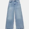 Jeans a vita bassa e gamba larga Jeans a vita bassa e gamba larga