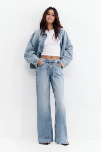 Jeans a vita bassa in stile corsaro