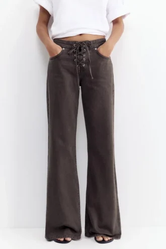 Jeans a vita bassa in stile corsaro