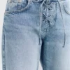 Jeans a vita bassa in stile corsaro Jeans a vita bassa in stile corsaro