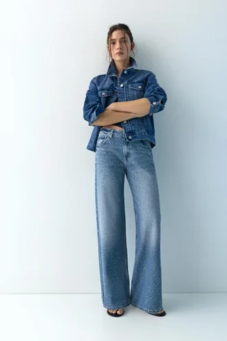 Jeans baggy a gamba dritta con strass