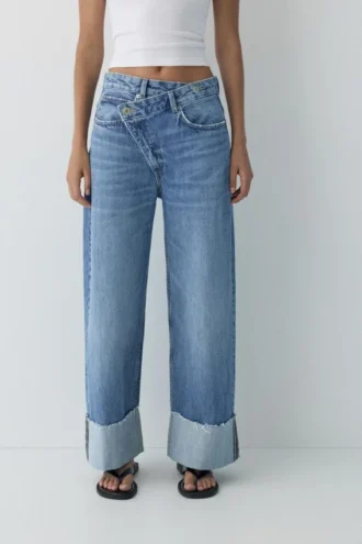 Jeans baggy con vita incrociata