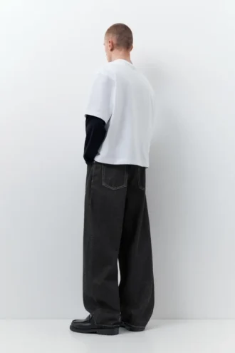 jeans baggy dal taglio a palloncino 2 330x495 - Jeans baggy dal taglio a palloncino