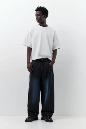 Jeans baggy spray dal taglio morbido
