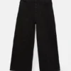 Jeans larghi con stampa laser Jeans larghi con stampa laser