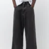 Jeans larghi dal taglio morbido Jeans larghi dal taglio morbido