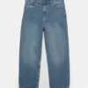 Jeans larghi dal taglio morbido Jeans larghi dal taglio morbido