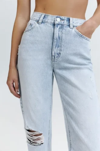 Jeans mom strappati