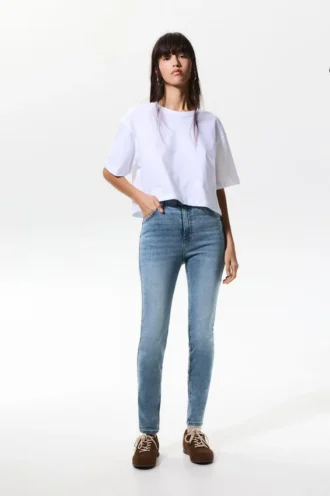 Jeans skinny a vita alta