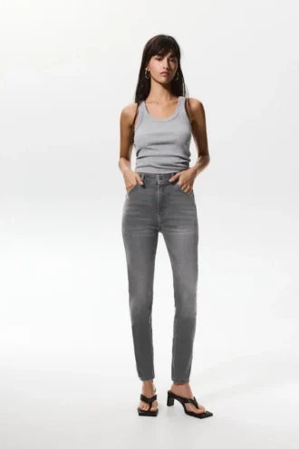 Jeans skinny a vita alta