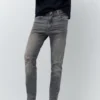 Jeans skinny strappati Jeans skinny strappati