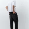 Jeans strappati dalla vestibilità comoda Jeans strappati dalla vestibilità comoda