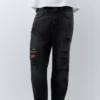Jeans strappati dalla vestibilità comoda Jeans strappati dalla vestibilità comoda