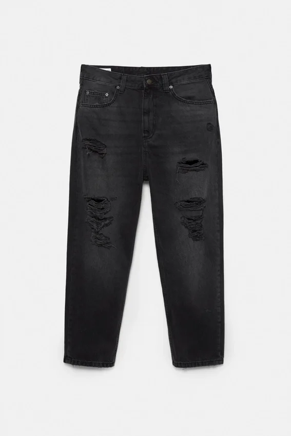 Jeans strappati dalla vestibilità comoda Jeans strappati dalla vestibilità comoda