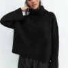 Maglione a collo alto in morbida maglia