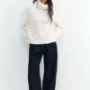 Maglione a collo alto in morbida maglia
