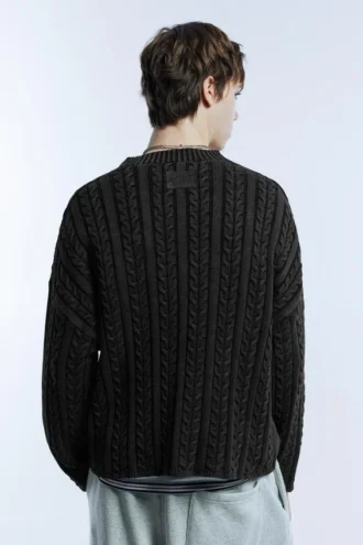 Maglione a trecce con lavaggio acid wash