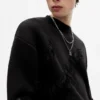 Maglione strappato con frange Maglione strappato con frange