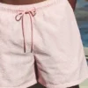 Pantaloncini da bagno a righe in seersucker